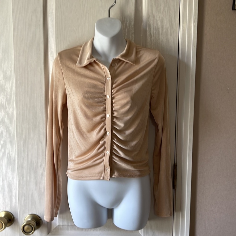 F18 J for Justify tan top
